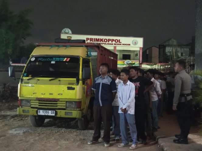 
					197 Pelajar SMK Diamankan Polres Bogor Saat Hendak Demo ke Jakarta