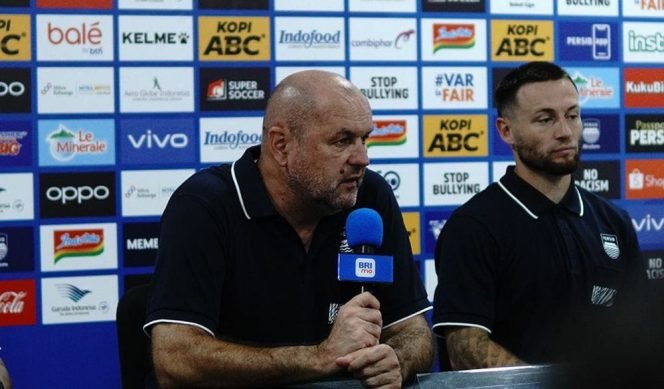 
					Bojan Hodak Tegaskan Persib Akan Main Menyerang