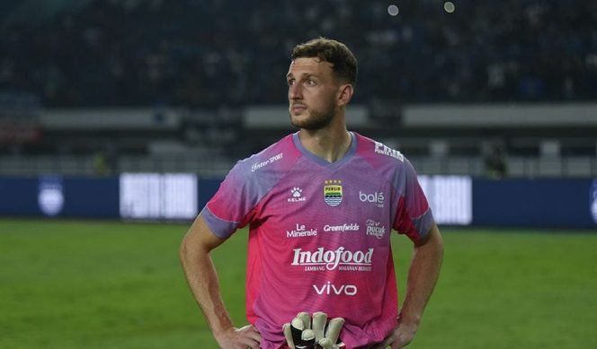 
					Adam Przybek Berharap Bobotoh Penuhi GBLA