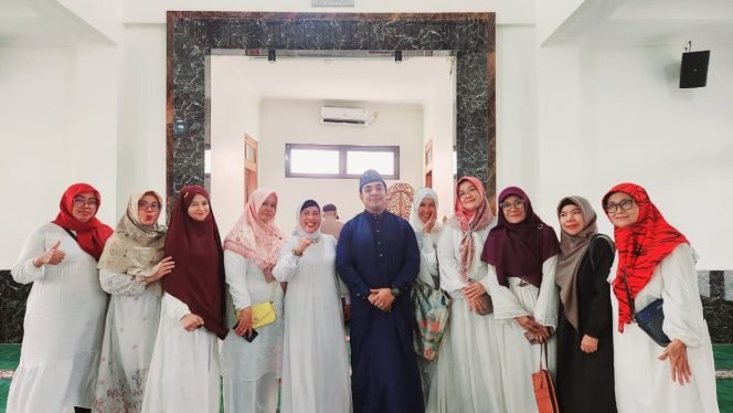 
					Safari Dakwah Ustadz Riza Muhammad di Majlis Taklim Al Muttaqin Dihadiri Ratusan Emak-emak
