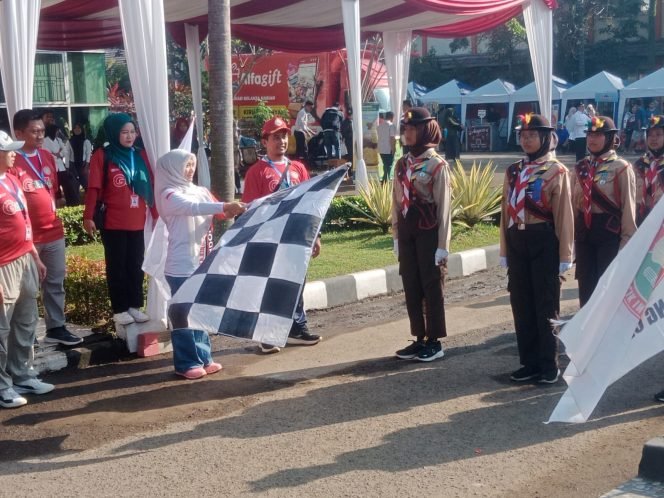 
					Meriahkan HUT RI Ke-80, Pemcam Cileungsi Adakan Gerak Jalan Sehat