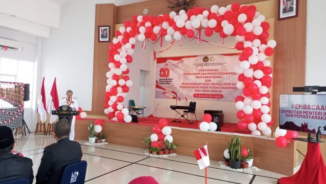 
					Hadiah HUT RI Ke-80, 13 Warga Binaan Lapas Paledang Bogor Dapat Remisi Bebas