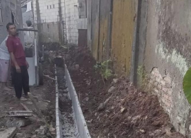 
					Lewat Bankeu Infrastruktur Desa 2025, Pemdes Leuwinutug Bangun Drainase untuk Atasi Banjir