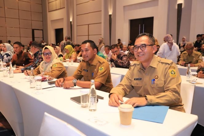 
					Sekda Ajat Hadiri Pemaparan Adipura 2025, Wujud Komitmen Menuju Kabupaten Bersih dan Ramah Lingkungan