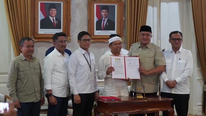 
					Bupati Rudy Susmanto Teken MoU Penanganan Banjir: Pemkab Bogor Diberi Kewenangan Normalisasi Sungai dan Setu Pakai APBD