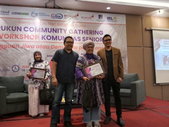 
					Dukungan Keluarga Jadi Kunci Kesehatan Mental Lansia, Ini Pesan Para Ahli