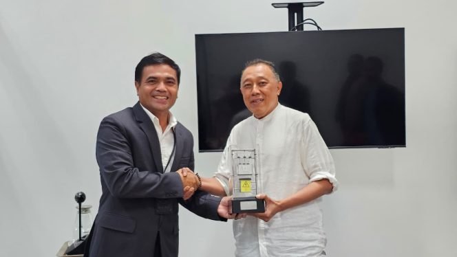 
					Hari Pelanggan Nasional, PLN Gunung Putri Dengar Aspirasi Pelanggan Secara Langsung