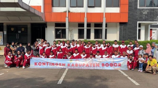 
					Kadispora Asnan AP Apresiasi Dukungan Bupati Rudy Susmanto saat Pelepasan Kontingen Peparpeda