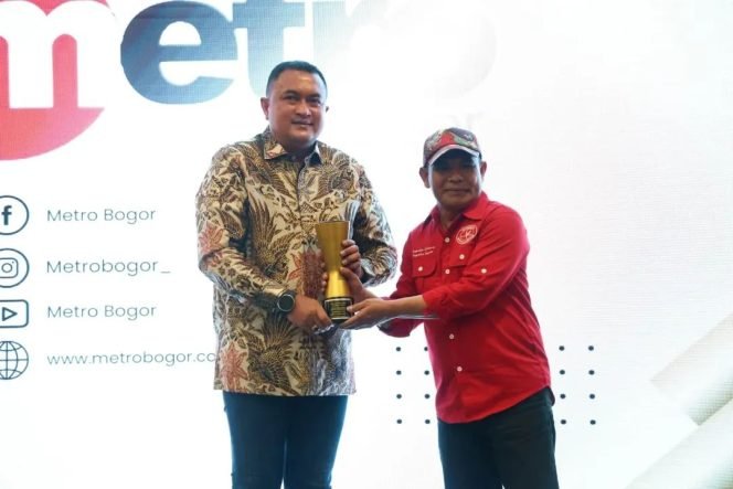 
					Istimewa! Bupati Bogor Rudy Susmanto Raih Penghargaan Tokoh Peduli Disabilitas dari Harian Metropolitan