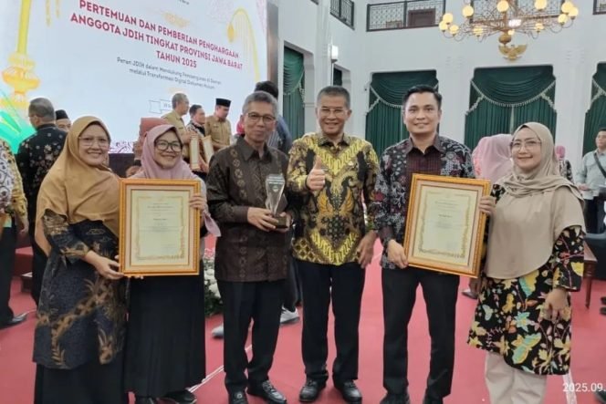 
					Istimewa! JDIH Kabupaten Bogor Raih 2 Penghargaan Bergengsi Sekaligus Tingkat Jabar 2025
