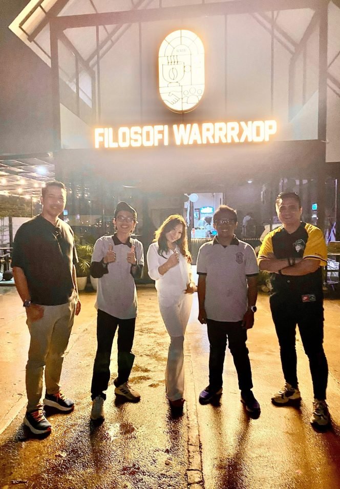 
					Istimewa! Kini Hadir Tempat Nongkrong Suasana Cozy Bernama Filosofi Warrrkop di Tajurhalang Bogor