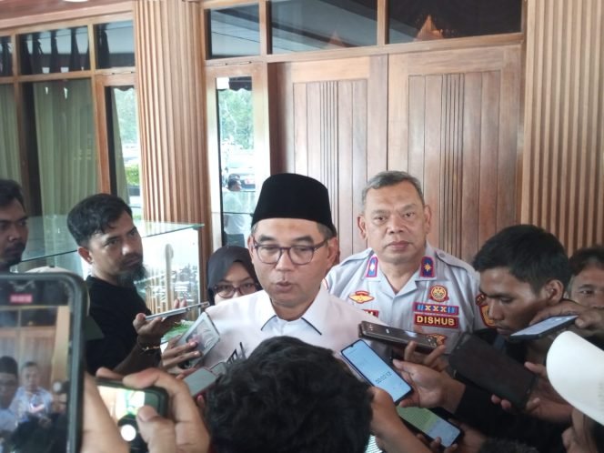 
					Truk Tambang Picu Kemacetan, Pemkab Bogor Instruksikan Pengusaha Bangun Kantong Parkir di Setiap Quarry