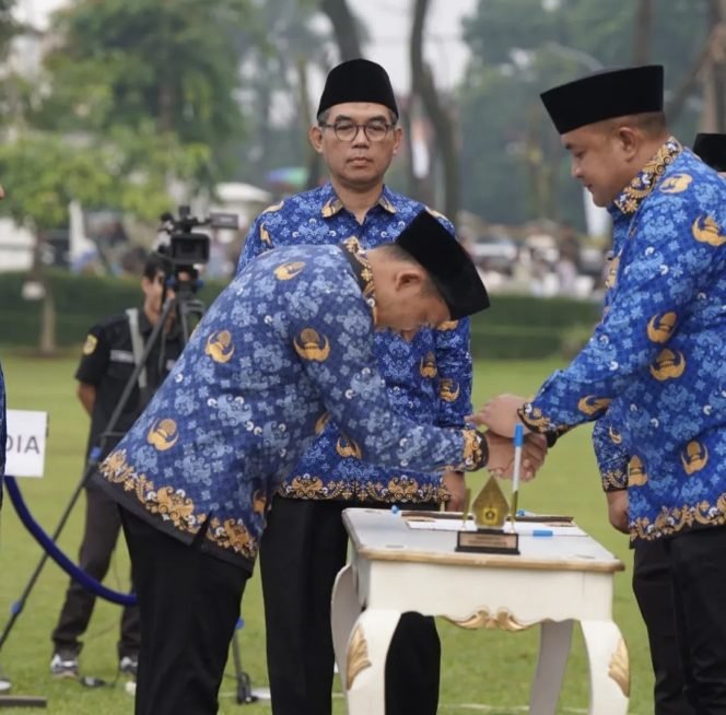 
					Bupati Rudy Susmanto Tetapkan 9.756 Formasi PPPK Paruh Waktu di Lingkup Pemkab Bogor, Cek Disini