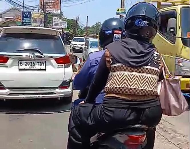 
					Sakit Saat Pulang Mengajar, Guru Les Privat di Cileungsi Minta Tolong Bawakan Motor ke Petugas Damkar