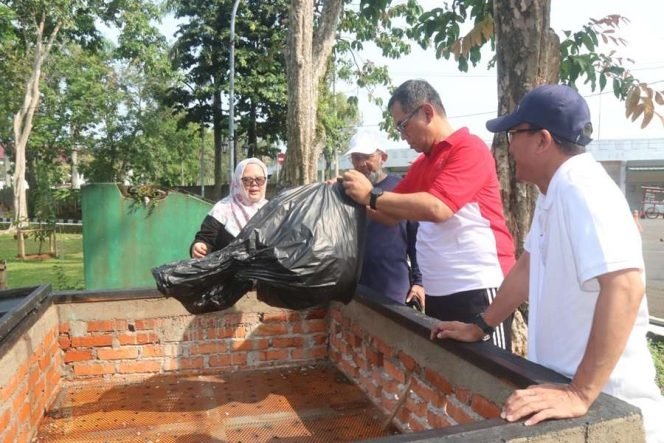 
					Ketua DPRD Sastra Winara: Program Aksi Bersih Bentuk Nyata Komitmen Bupati Rudy Susmanto Jaga Lingkungan