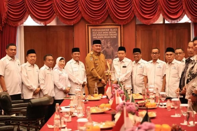 
					Bupati Rudy Susmanto Dorong Implementasi Program Satu Desa Satu Sarjana untuk Pemerataan Pendidikan