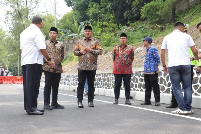 
					Lakukan Peninjauan, Bupati Rudy Susmanto Pastikan Jalan Shortcut Subianto Sentul Bisa Dimanfaatkan Warga