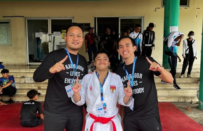 
					Naufal Putra Diandra Harumkan Kabupaten Bogor, Raih Medali Perak di PON Beladiri 2025