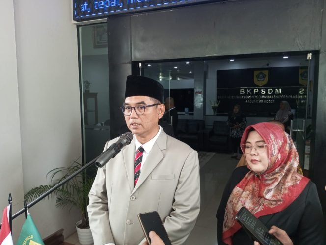 
					25 Pejabat di Lingkup Pemkab Bogor Dirotasi dan Dimutasi