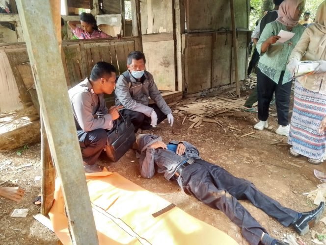 
					Dikira Tidur, Bank Keliling Ini Ternyata Sudah Meninggal Dunia