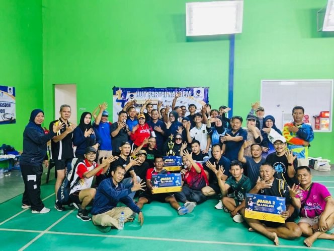 
					NasDem Kabupaten Bogor Rayakan HUT ke-14 dengan Turnamen Badminton Antar Dapil