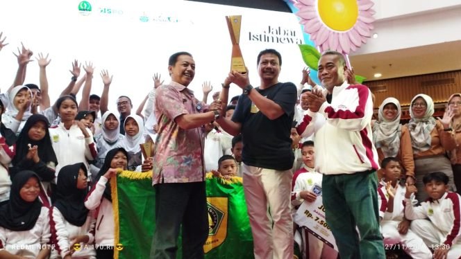 
					Kabupaten Bogor Raih Juara Umum Ortrad Jabar 2025, Cetak Sejarah Baru
