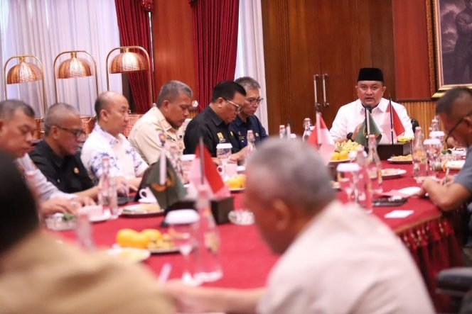 
					Bupati Rudy Susmanto Luncurkan TRC Kebersihan, Dorong Gerakan Bersih dari Cibinong untuk Bogor