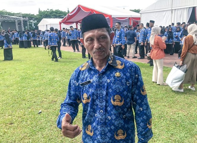 
					Penantian 21 Tahun Terbayar, Suradi Kini Berstatus PPPK Paruh Waktu