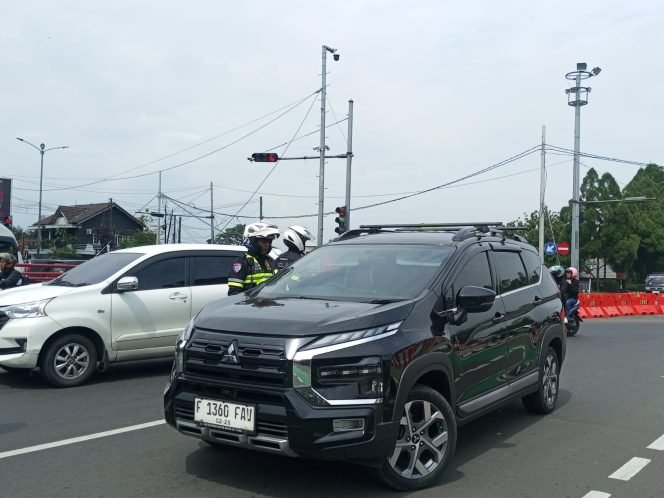
					Nunggak Pajak, Satlantas Polres Bogor Berhentikan 25 Kendaraan di Sentul