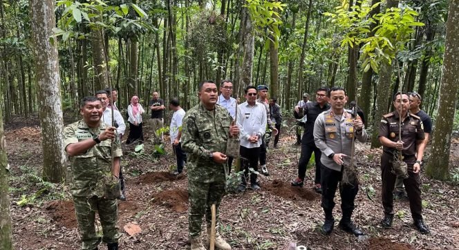 
					Bupati Bogor Rudy Susmanto Targetkan Bangun Hutan Kota di Setiap Kecamatan Mulai 2026