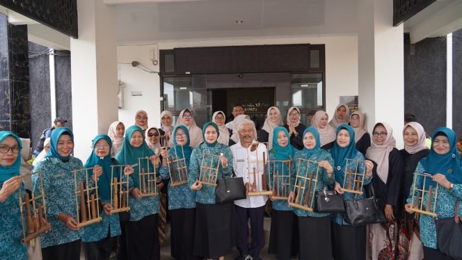 
					Bina Daerah Jadi Jurus Ampuh TP-PKK Kabupaten Bogor Perkuat Kapasitas Kader hingga Tingkat Desa