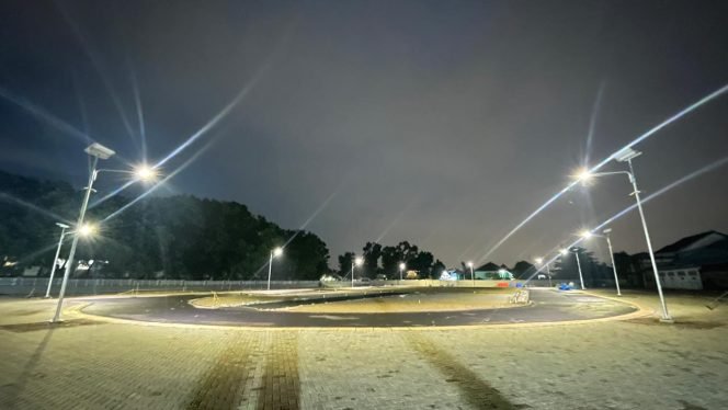 
					Pembangunan Lapangan PPOPM Kabupaten Bogor Ditarget Selesai 3 Desember, Rubber Atletik Sudah Terpasang