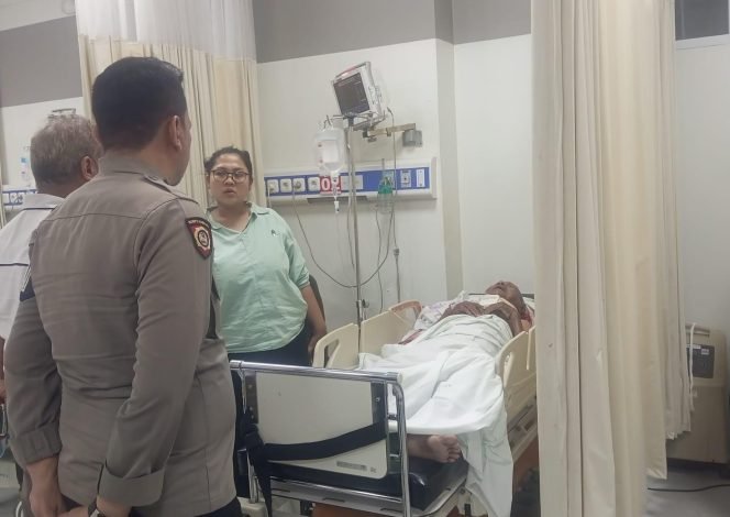 
					Diduga Linglung, Lansia 66 Tahun Terjatuh dari Flyover Cibinong dan Alami Patah Tulang