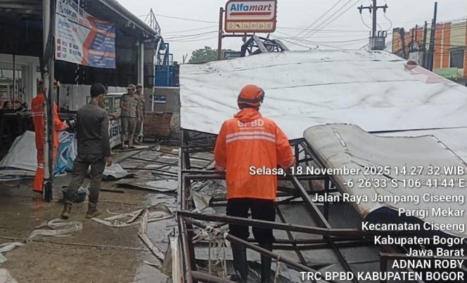 
					Diterjang Hujan Deras Disertai Angin Kencang, 26 Rumah di Ciseeng Rusak