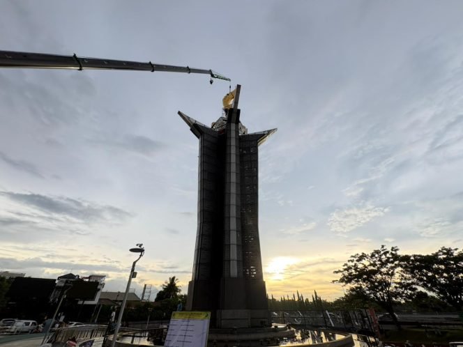 
					Simbol Prabu Siliwangi, Kujang Raksasa Kini Bertengger di Tugu Pancakarsa