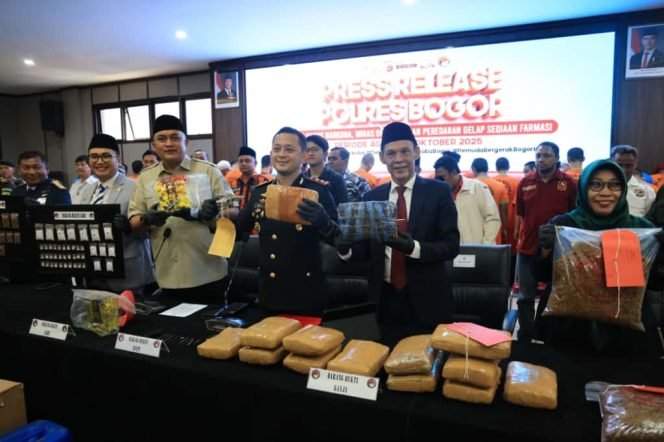 
					11 Ribu Warga Terselamatkan, Bupati Bogor Apresiasi Polres Ungkap 114 Kasus Narkoba