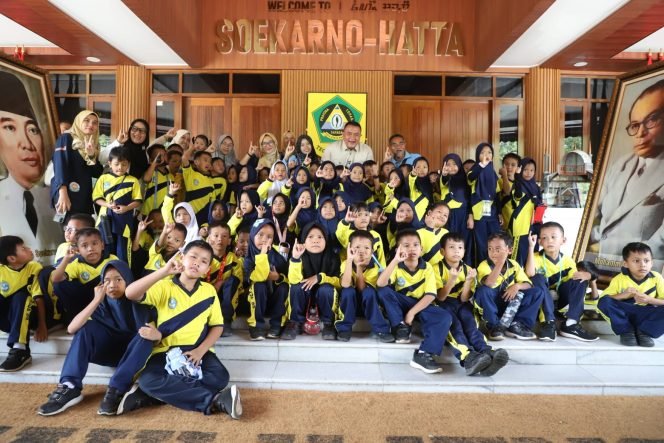 
					Pelajar SDN Citeureup 02 Belajar Kepemimpinan di Pendopo Bupati Bogor