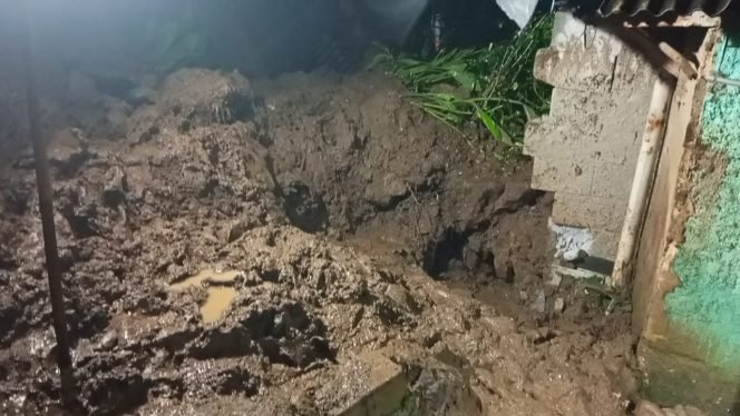 
					Longsor Terjang Bondongan Kota Bogor, Satu Korban Meninggal Dunia