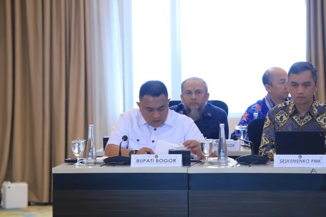 
					Hadiri Rapat Bahas Banjir, Bupati Bogor Rudy Susmanto: Penanganan Banjir Harus Dilakukan Menyeluruh dari Hulu hingga Hilir