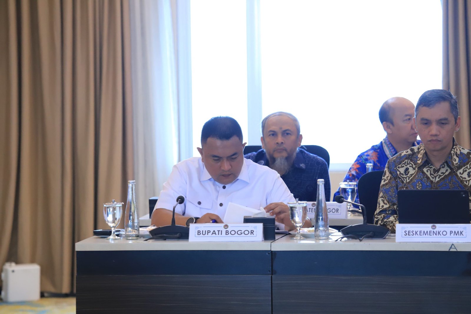 Hadiri Rapat Bahas Banjir, Bupati Bogor Rudy Susmanto: Penanganan Banjir Harus Dilakukan Menyeluruh dari Hulu hingga Hilir