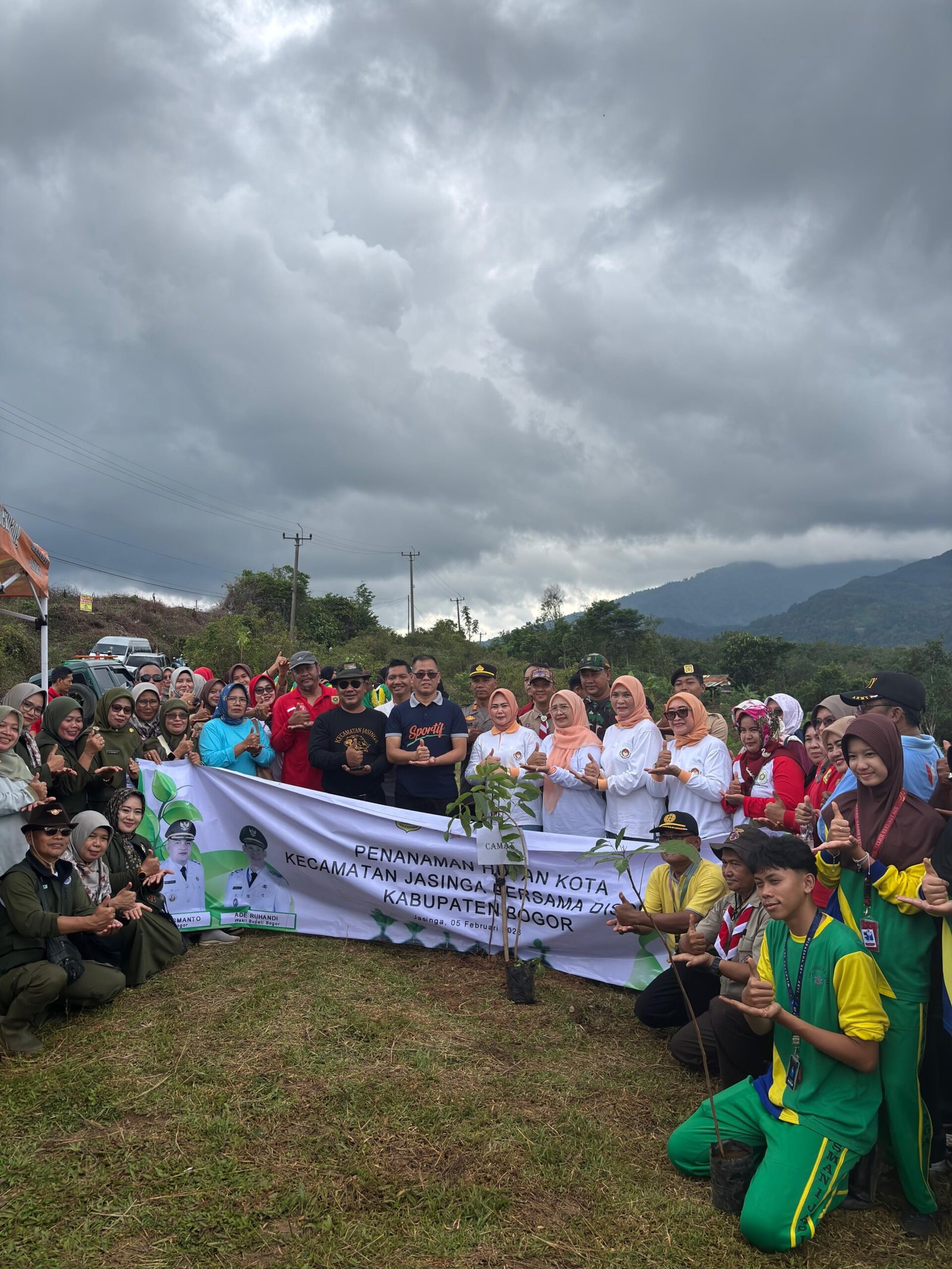 Dispora Kabupaten Bogor Lakukan Penanaman 1.000 Pohon Mahoni di Jasinga