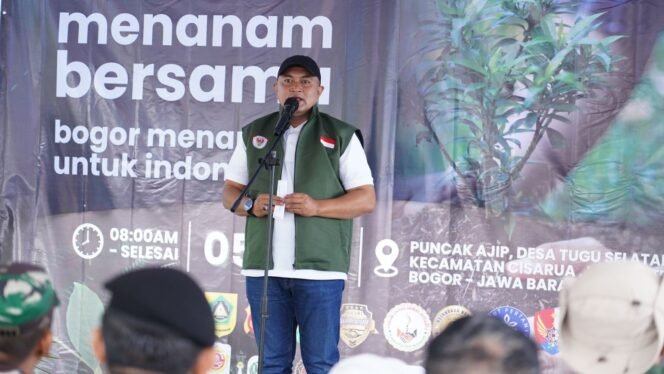 
					Bupati Bogor Pimpin Penanaman Pohon Serentak di Hulu Sungai Ciliwung Cisarua