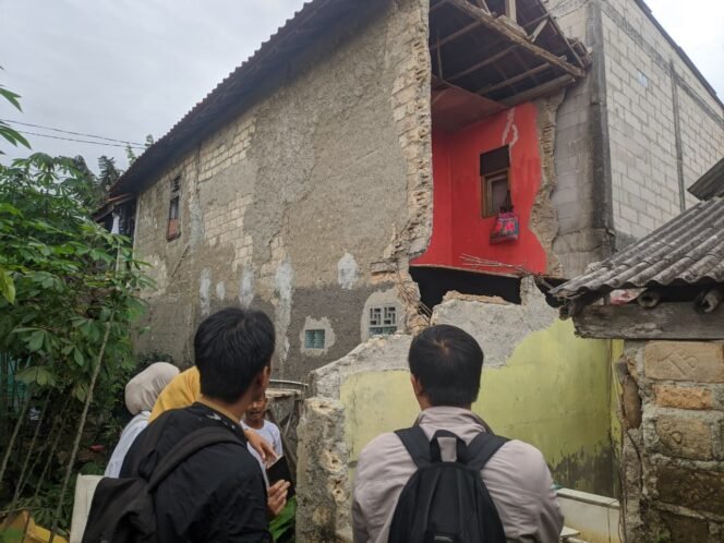 
					Diterjang Angin Kencang, 2 Rumah di Desa Bojong Kemang Alami Kerusakan