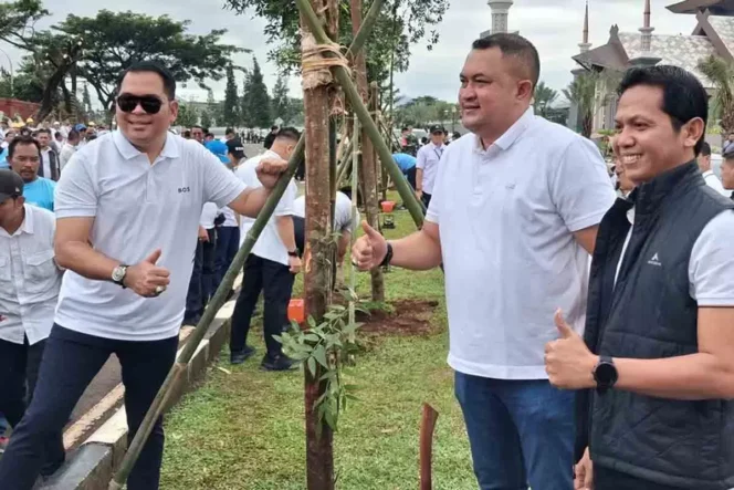 
					Ketua Komisi I DPRD Kabupaten Bogor Apresiasi Program Penanaman 1.000 Pohon di Pakansari