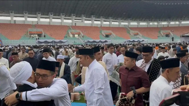
					Ketua DPRD Sastra Winara Apresiasi Membludaknya Jamaah Salat Id di Pakansari
